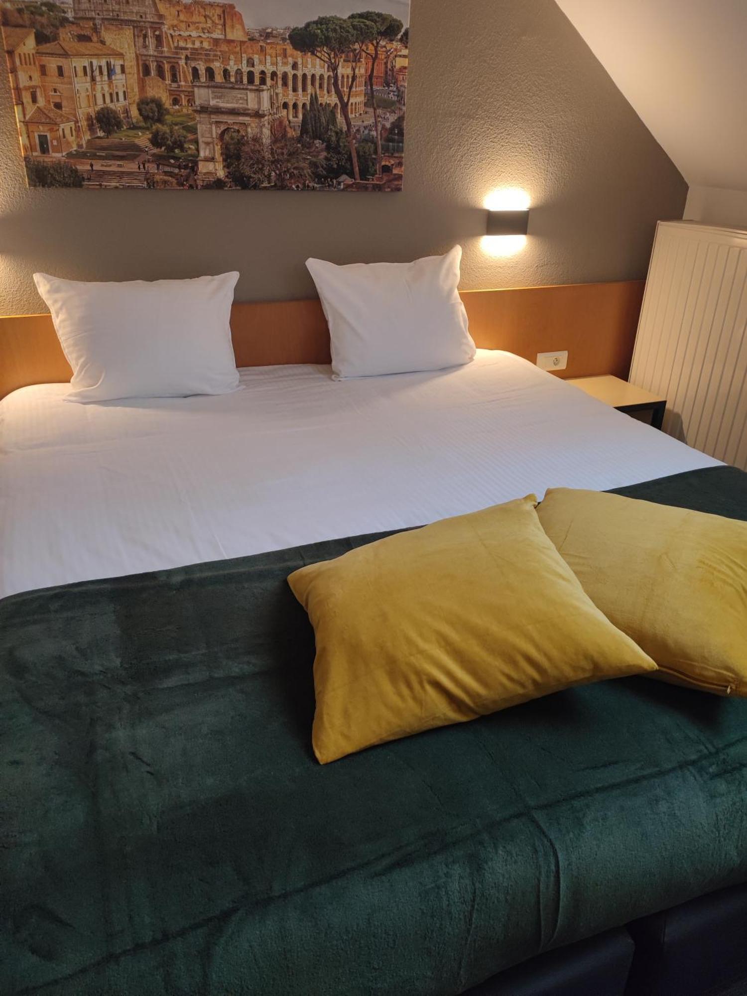 Hobbit Hotel Brussels Airport Завентем Екстериор снимка