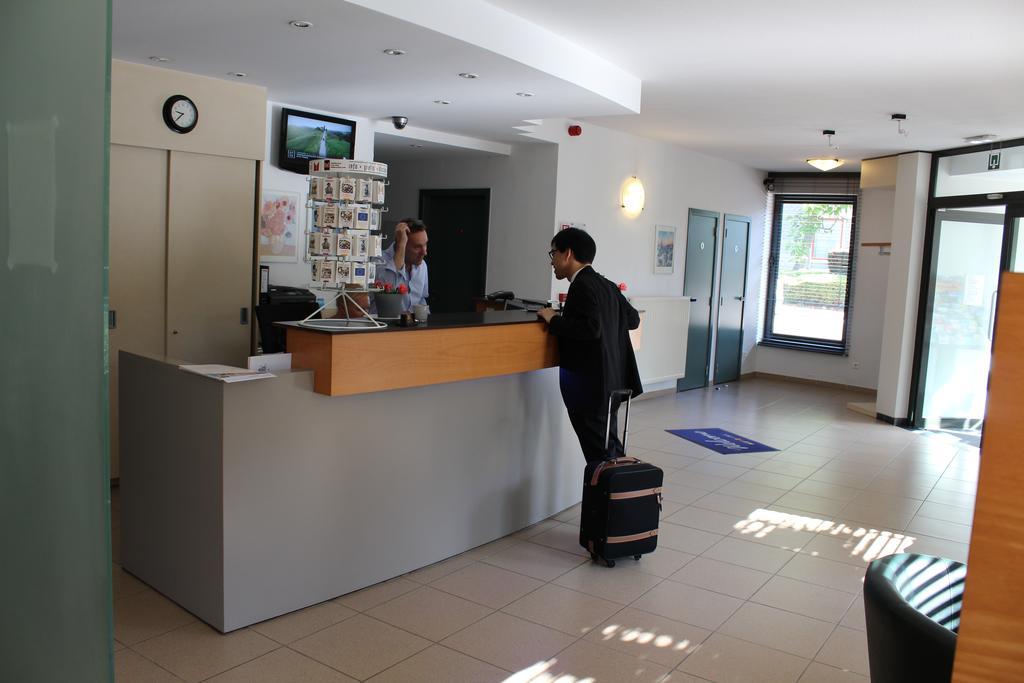 Hobbit Hotel Brussels Airport Завентем Екстериор снимка