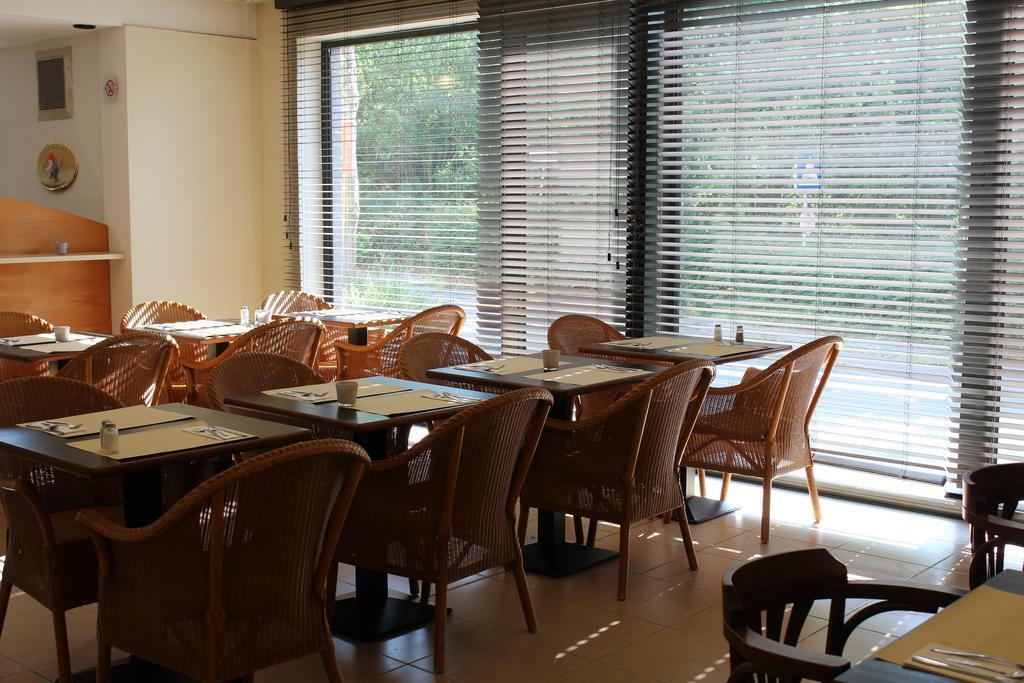 Hobbit Hotel Brussels Airport Завентем Екстериор снимка