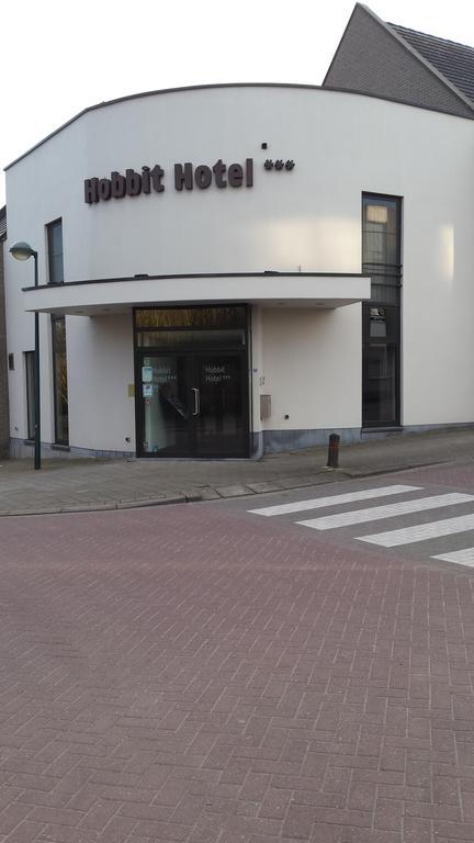 Hobbit Hotel Brussels Airport Завентем Екстериор снимка