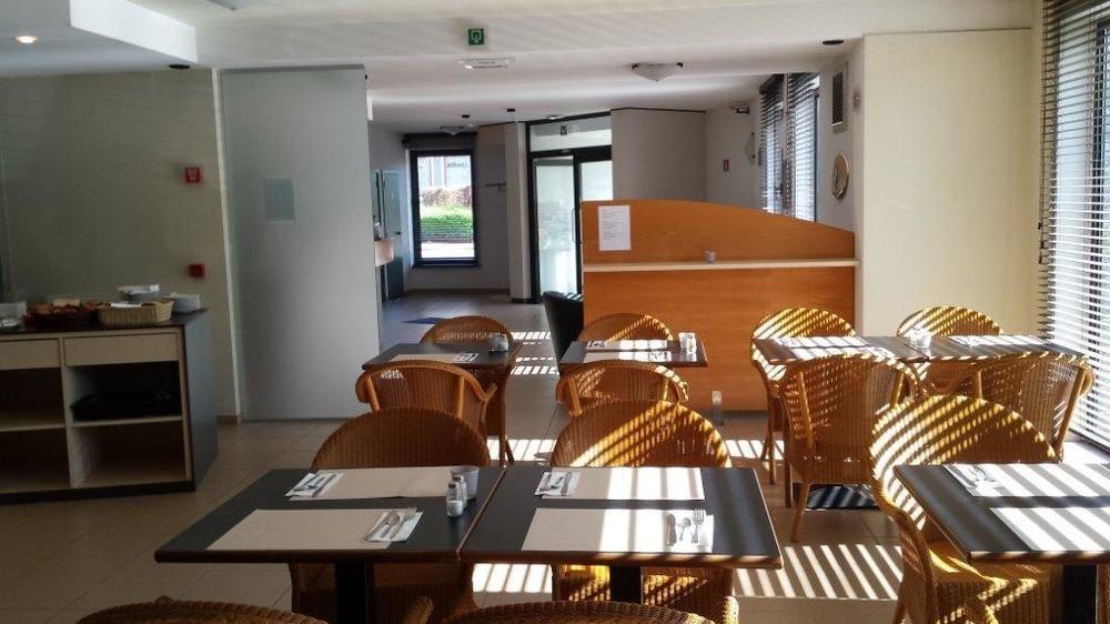 Hobbit Hotel Brussels Airport Завентем Екстериор снимка
