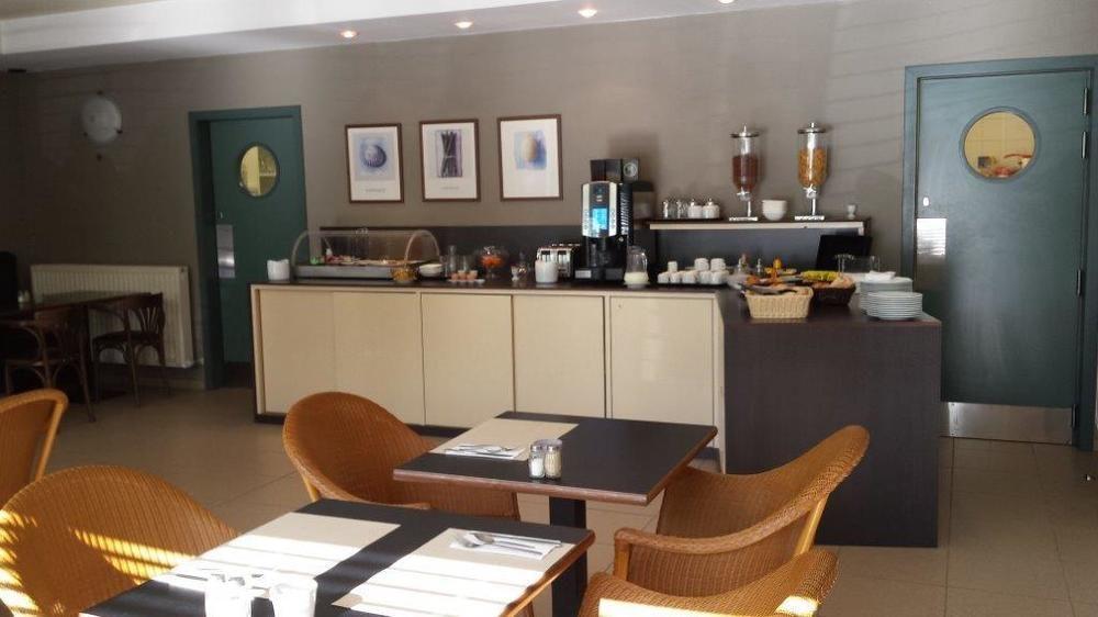 Hobbit Hotel Brussels Airport Завентем Екстериор снимка