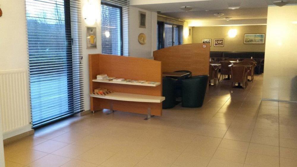 Hobbit Hotel Brussels Airport Завентем Екстериор снимка