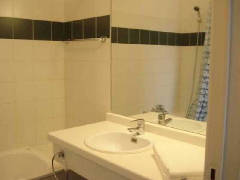 Hobbit Hotel Brussels Airport Завентем Екстериор снимка
