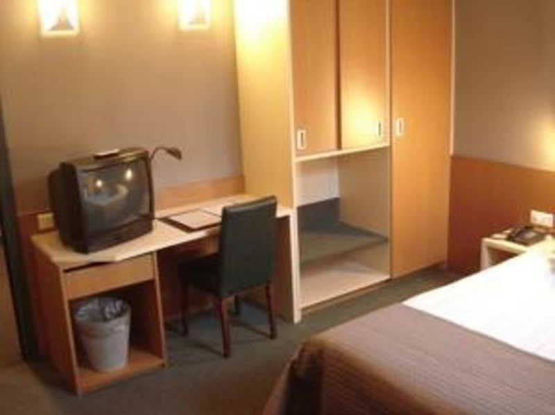 Hobbit Hotel Brussels Airport Завентем Екстериор снимка