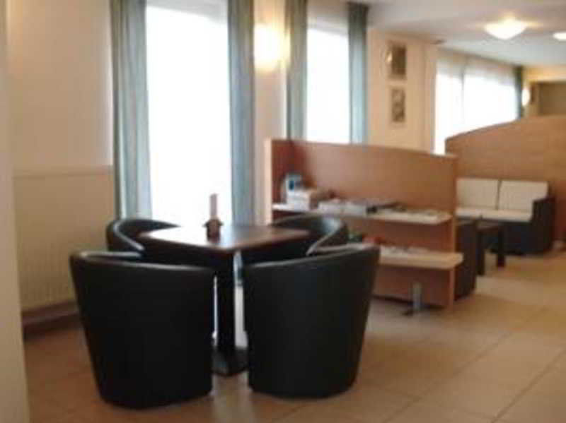 Hobbit Hotel Brussels Airport Завентем Екстериор снимка