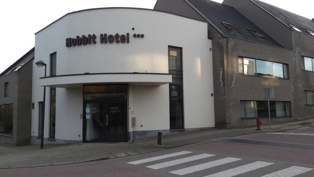 Hobbit Hotel Brussels Airport Завентем Екстериор снимка