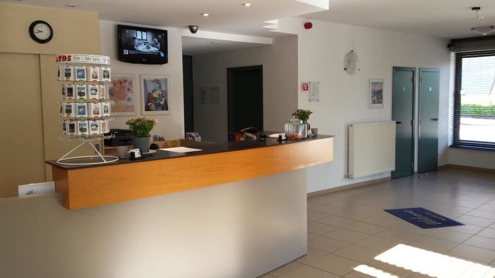 Hobbit Hotel Brussels Airport Завентем Екстериор снимка