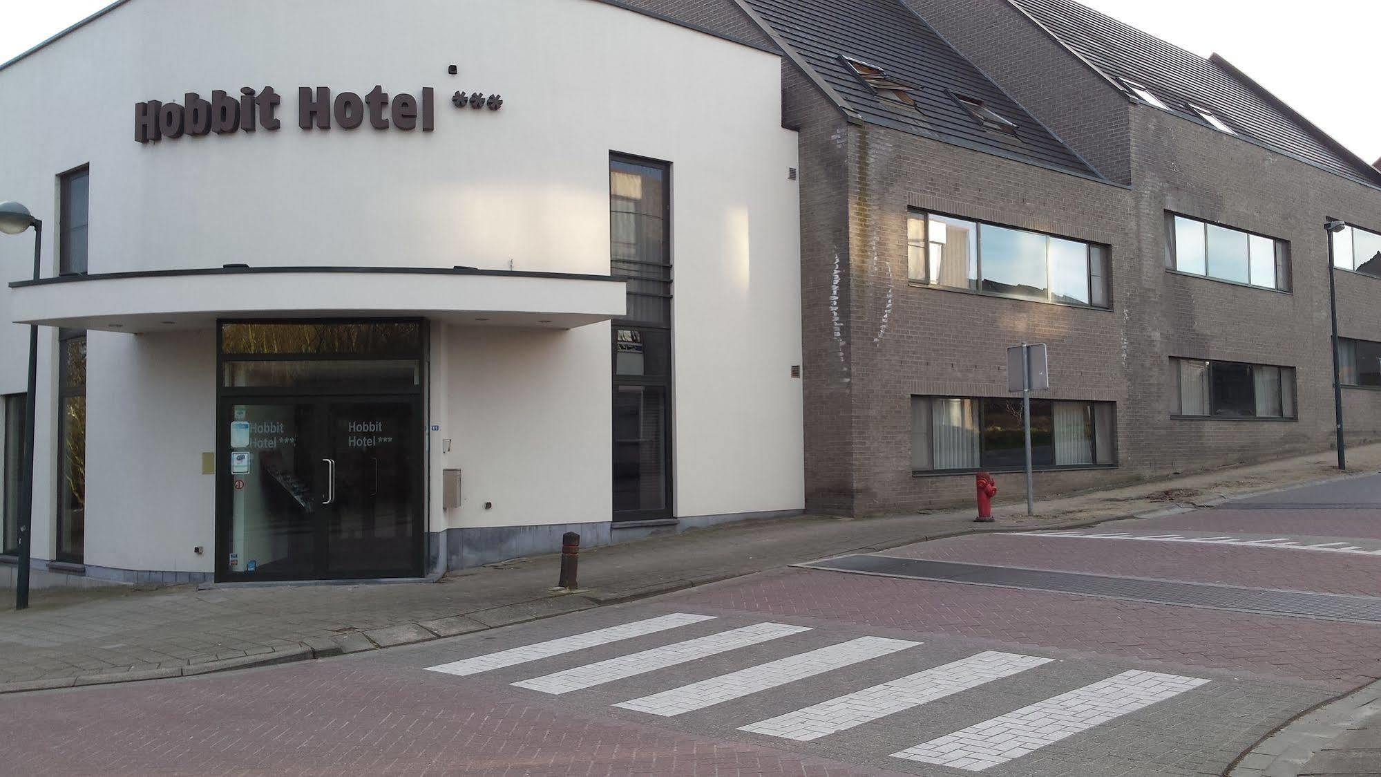 Hobbit Hotel Brussels Airport Завентем Екстериор снимка